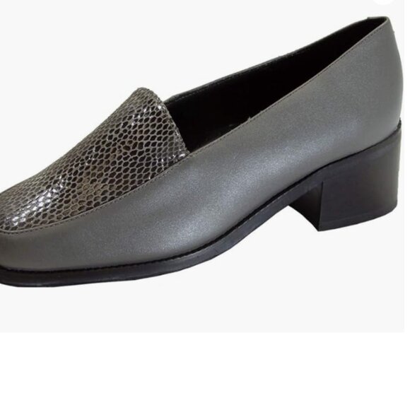 8.5 X-Wide Grey Peerage Leather Slip-on Shoes - Picture 3 of 3